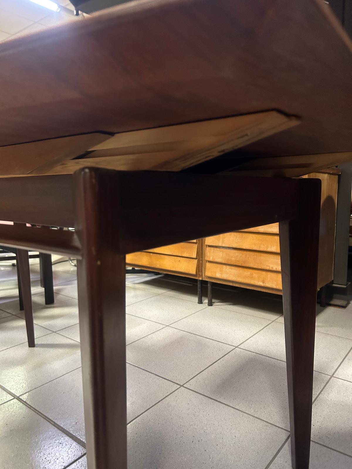 Tavolo allungabile e sedie design di Vittorio Dassi - immagine 4