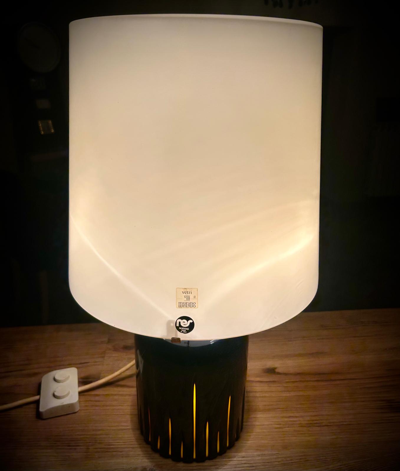 LAMPADA DA TAVOLO IN VETRO DI MURANO - DESIGN ITALIANO ANNI '70